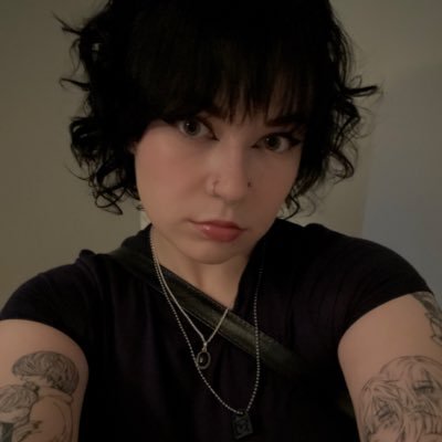 more enthusiast + converse lover (she/they) priv @yourmomcth | 23 ⭑。𖦹°‧