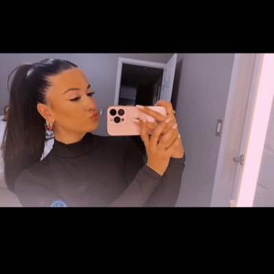 Sabrinadespiccc's profile picture. 