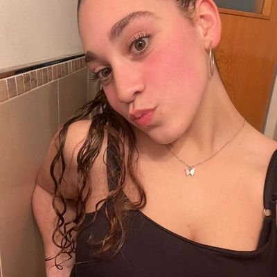 ConyCast's profile picture. 19🔪