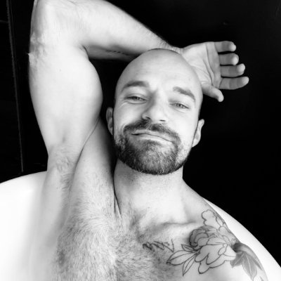 Sexual empowerment coach helping gay men move from shame to self-love. 🥰