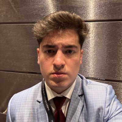 med student. 🇪🇨 cardio lover 🫀aspiring internal medicine 👨⚕️football and crossfit fan