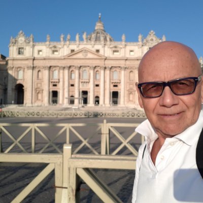 Desde Lima hasta Roma, en teología, comunicación y cibernética social.