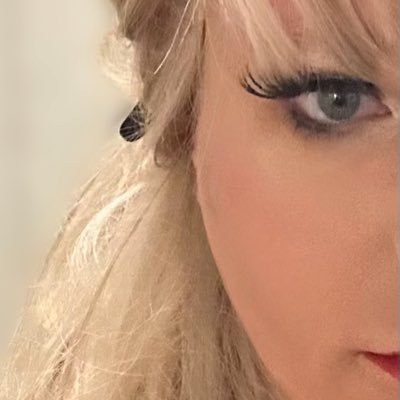 Swedish. Love femininity, dresses, makeup—and the way men look at me. Born male, no surgery, no hormones. Exhibitionist at heart. Find me on OF.