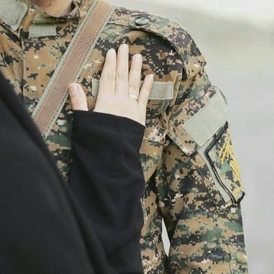 eSlamyElham2's profile picture. ایرانی و از شهر بادگیرها🇮🇷 همراه یک رزمنده✌️