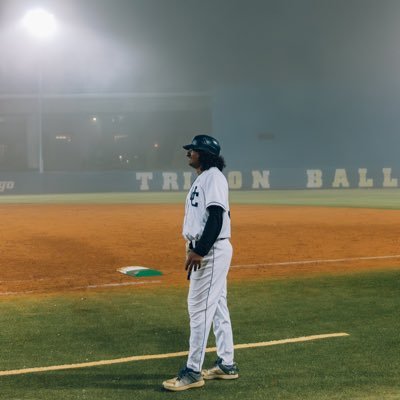 @UCSDBsb Undergraduate Assistant | Former Palomar Comet