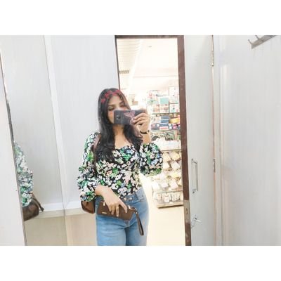KomalSi39830052's profile picture. 🫠🫠