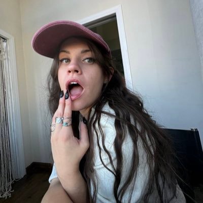 gamesoffpronos's profile picture. posting pretty pics for you 🫶