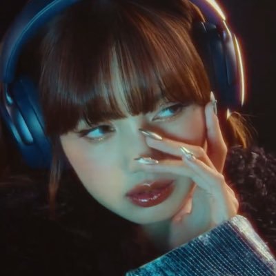 _Liisho's profile picture. My world 🌎