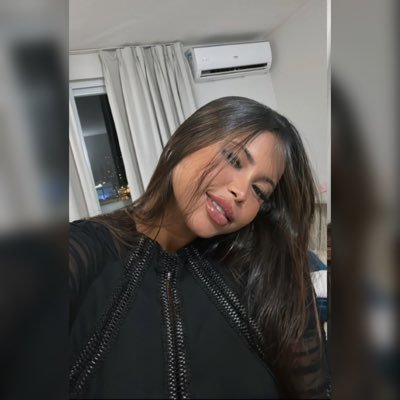 Não perca seu tempo torcendo contra mim pq eu sempre vou estar pronta p enfrentar um milhão de desafios dando gargalhadas. Quem me guarda, não me nega proteção!