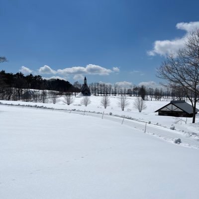 1979年生まれ。名古屋市で不動産鑑定士、行政書士事務所を経営しています。慶應義塾大学経済学部卒。税務署、個人の不動産会社、一般財団法人日本不動産研究所出身。遺産分割絡み、相続税の節税のための鑑定評価が得意です。司法書士試験合格したら、遺言書作成、遺産分割協議作成、相続登記もやる予定です。