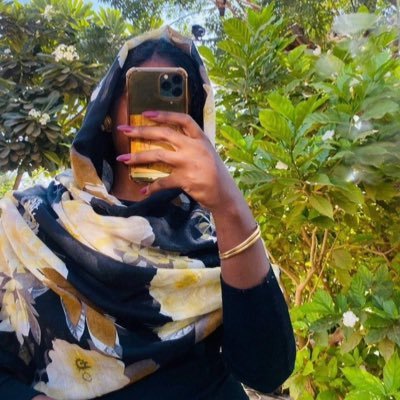 أنا وريثة امَّي بِقلبِها الطيّب ومَبسمها السَّمُوح..♥️🫧