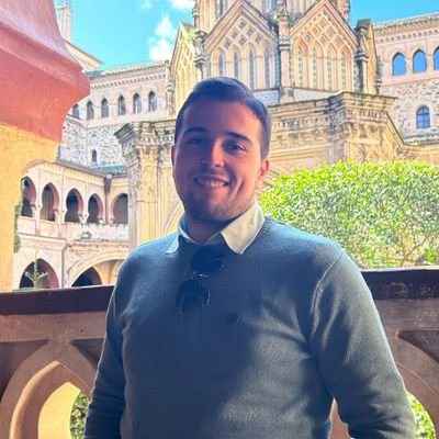 De Algeciras. Periodista por vocación y eurofan por pasión. Antes hablaba de ciclismo y salía en la tele, ahora informo en @el_conciso. Opiniones personales💙💛