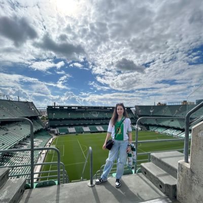 Que te quieran tan bien que no tengas que dudarlo nunca. Filóloga y profesora📚🇬🇧 Real Betis Balompié 💚