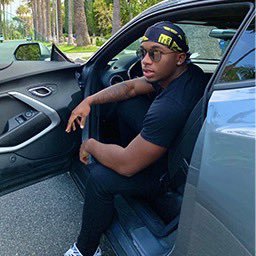 Entrepreneur Youtuber (Over 1.1 million subs) https://t.co/MJlJwRV821 ā Investor
