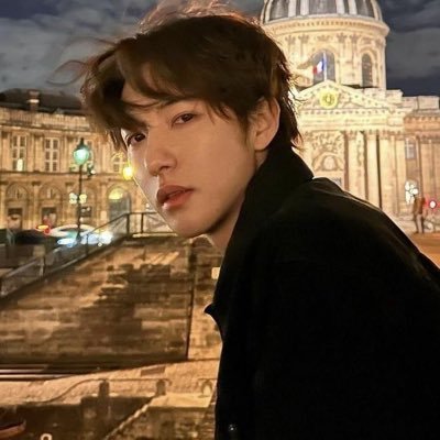 KhlunKhram's profile picture. สวัสดีครับวัยเจ๋ง