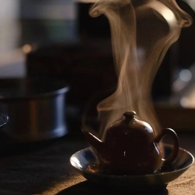 茶道を愛する私は、毎杯の茶の静けさと美しさを楽しんでいます。🍵✨茶の芸術と生活のひとときを共有しましょう