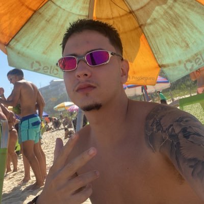 Ainda que eu ande pelo vale da sombra e da morte não temerei a mal algum, por que tu estás comigo. 💍