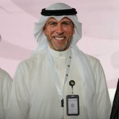 بكالوريوس إعلام-ماجستير في إدارة المؤسسات الإعلامية-دكتوراه بـ (الإعلام السياسي)