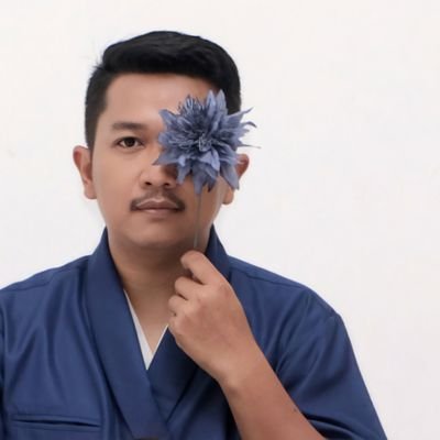 Penjahit online andalanmu; bisa jahit apapun, terima jahit darimanapun.
IG jualanku ada di Instagram (@)Acukla2ki (@)perjalanan.asmara