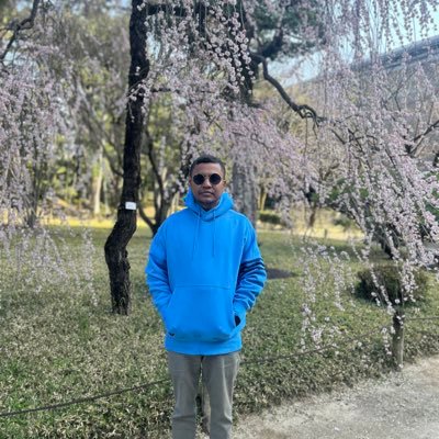 tomal_shill's profile picture. I like my mother & father.