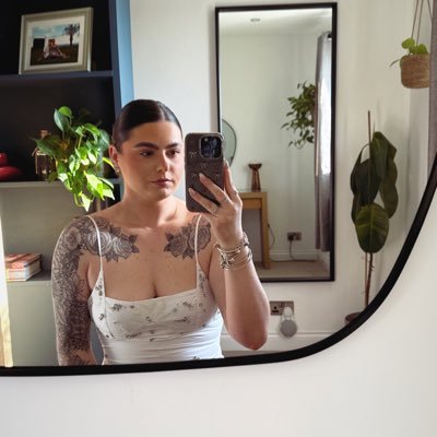 elishahawkes66's profile picture. • they call me Parker with the eyebrows