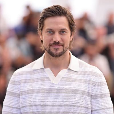 LucasBravoffiFP's profile picture. Emily In Paris 🕎🇫🇷  Official FanPage For Friends & Family…🥰🥰