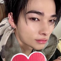 h ⭒ (@strwbrryki) 's Twitter Profile
