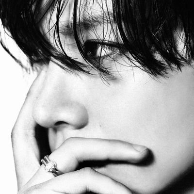 bobomfimbf's profile picture. 