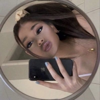 eternaldolls's profile picture. hope it feels alright when you’re in her. 🩹