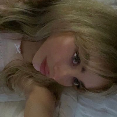 LHVZPOR's profile picture. ╱ i don't even know I'm talking nonsense