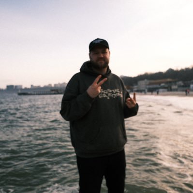 Gellert. Nude Photographer from Prague. right now in Kyiv. I like weed, girls and style. 📸🍑🫶🏻
