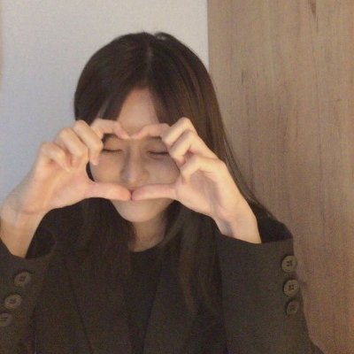 虚無感強めの底辺運ばれオンナ。自分らしく歩もうとしている普通の女の子です。恋愛はゆっくりペースだけど、ときめきや性欲も大切にしたいと思っています。ゆるくつながってくれると嬉しいです😊 フォローお待ちしてます!