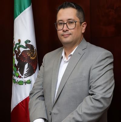 Amo la vida, odio las mentiras, la deshonestidad y la corrupcion. Padre de familia y abogado laboralista con la convicción de contribuir a una mejor sociedad.