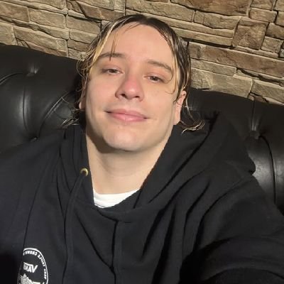 No importa cuantas veces caigas, siempre
hay una melodía que te recuerda como levantarte✨️.
AIRBAG 💘