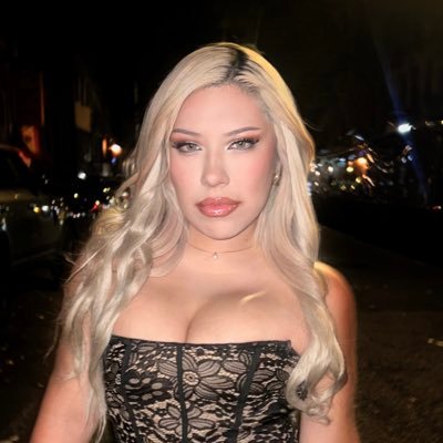 GeorginaRoxx's profile picture. https://t.co/uhuGtyQGfC