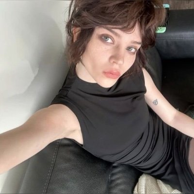 bellaiscewl's profile picture. she/her 21 multi fandom. ot6 and akgae dni