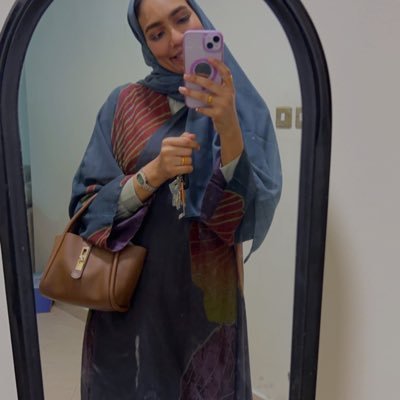 ومهما قلوبنا تتاوه سنين وسنين مصيرو الحى يلاقى احبة لو صادقين. dentist👩🏻🎓👩🏻⚕️