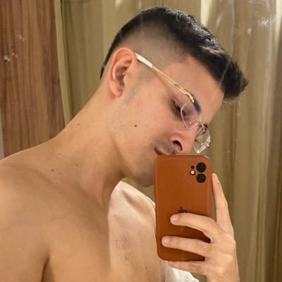 26, escorpiano e apaixonado por música 🤙🏼