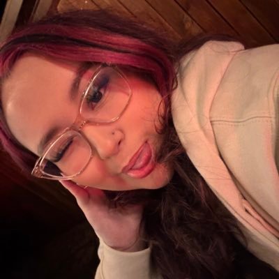 anahiesparza_'s profile picture. 21