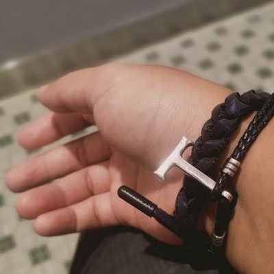 mae_hri's profile picture. ANYTHING.. It is nice to imagine things but beware of delusional thought.. It is public n unlocked but it is still personal space.. Heavily biased..MULTI