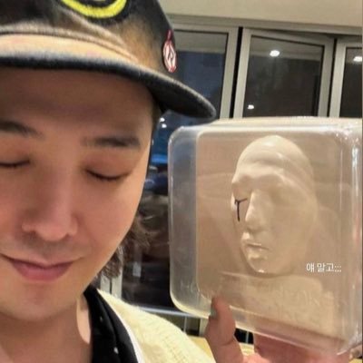 xdrqhn6903361's profile picture. 