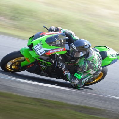 GDBLOL_1's profile picture. バイクは速いのに人間は遅いです。