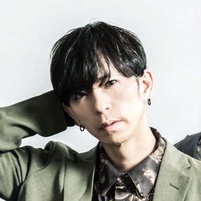 LACCO TOWERの歌い手。 所属はIROCKS、TRIAD(日本コロムビア) 。 写真は https://t.co/wPrQlbONu3 。 背景は山田全自動先生( @y_haiku ) 。個人ブランド「docdocdoc(さんどく)」はhttps://t.co/WOqCuSceHK