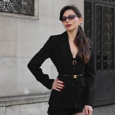 Claire_vvf's profile picture. My smile lights up the world