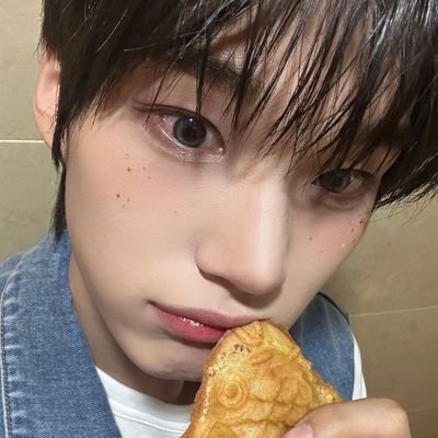 hankkongi's profile picture. ennve son or tweny daughter