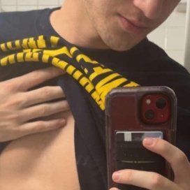 gymbrojared's profile picture. Young Conservative, gym, sometimes spicy, dms always open