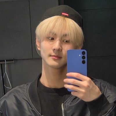 yjwvvs's profile picture. for 양정원 | OT7