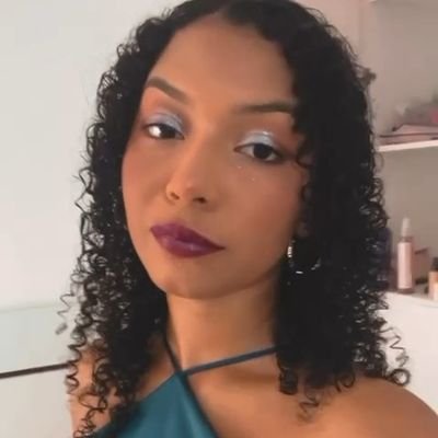 millabrtt's profile picture. — estudos, livros e café   📟