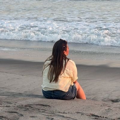 🚀clariaventuras 
✨️ver, oír y opinar en Twitter
