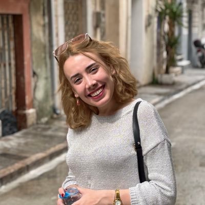 seni ölecek kadar çok sevdik yurdum, dinsin artık gözünün yaşı